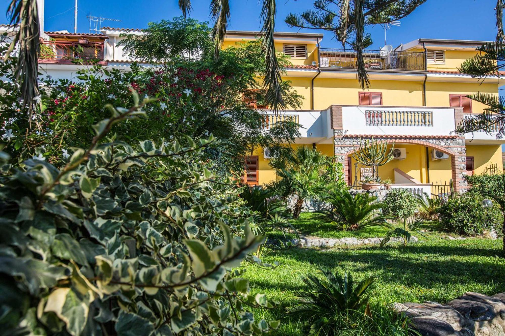 B&B Casa Cosmano 布兰卡莱奥内码头 外观 照片